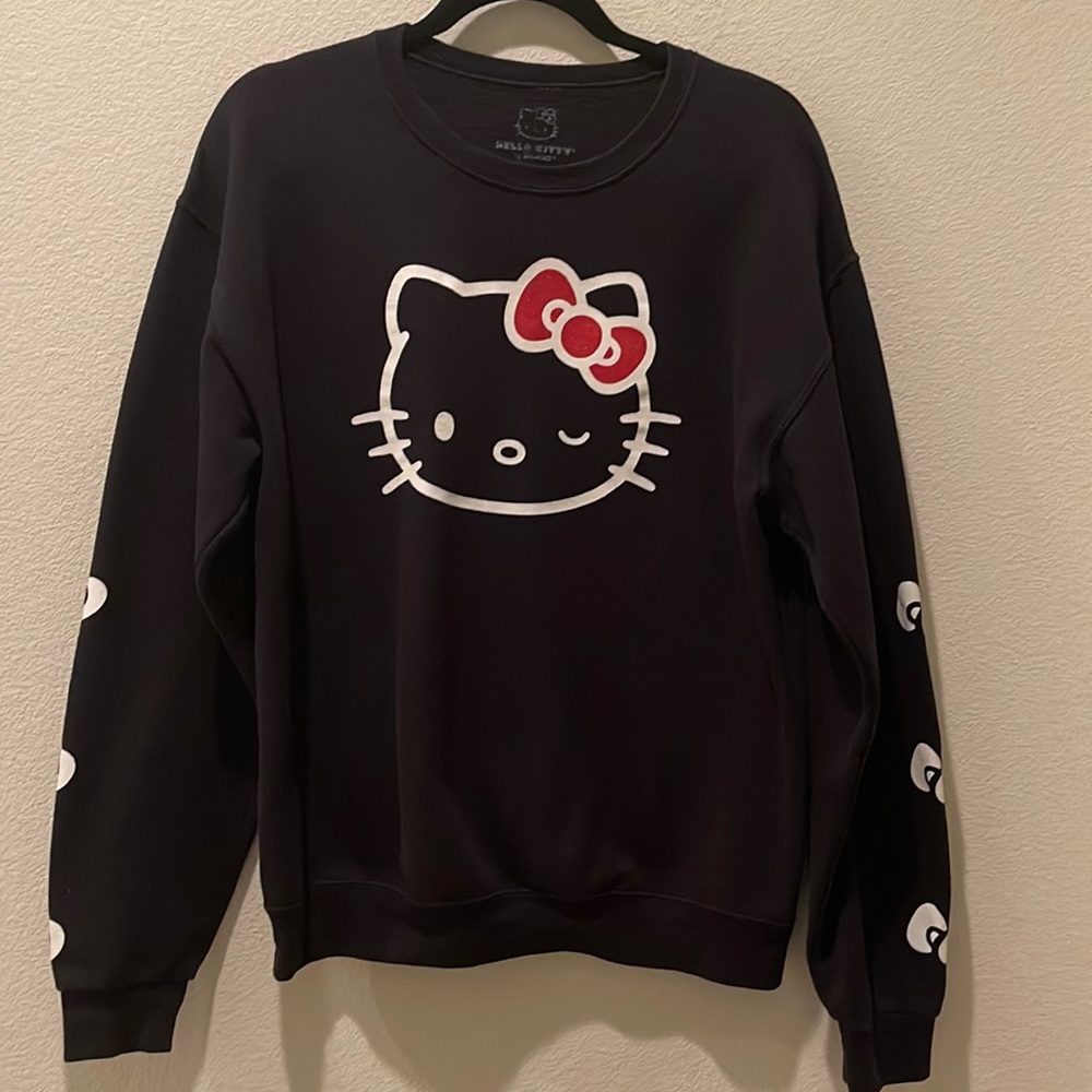 😍FREE SHIPPING! ❤️Hello Kitty Women’s Sweatshirt bows on sleeves. 🧁